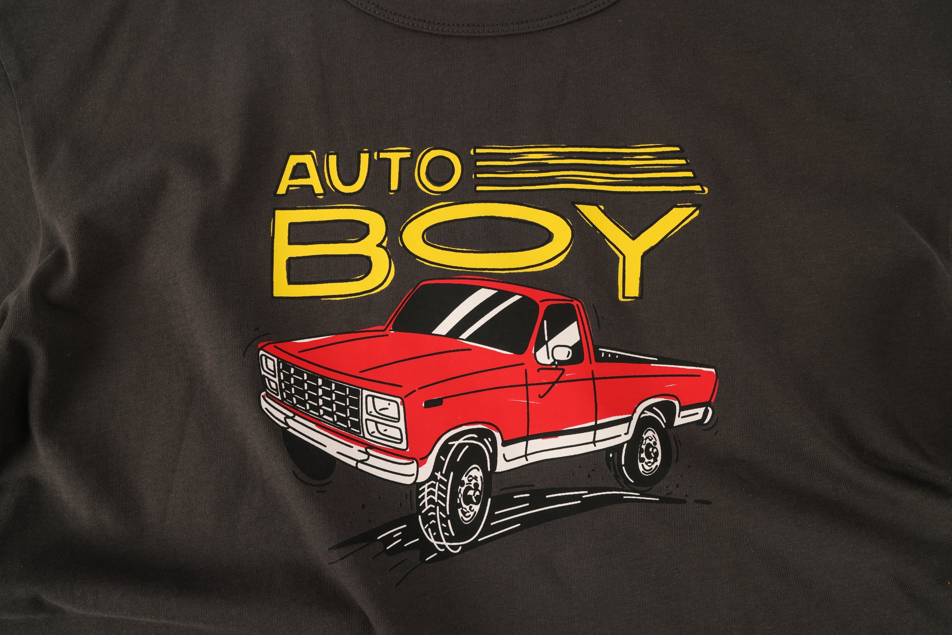 AUTO BOY TEE in WASHED BLACK