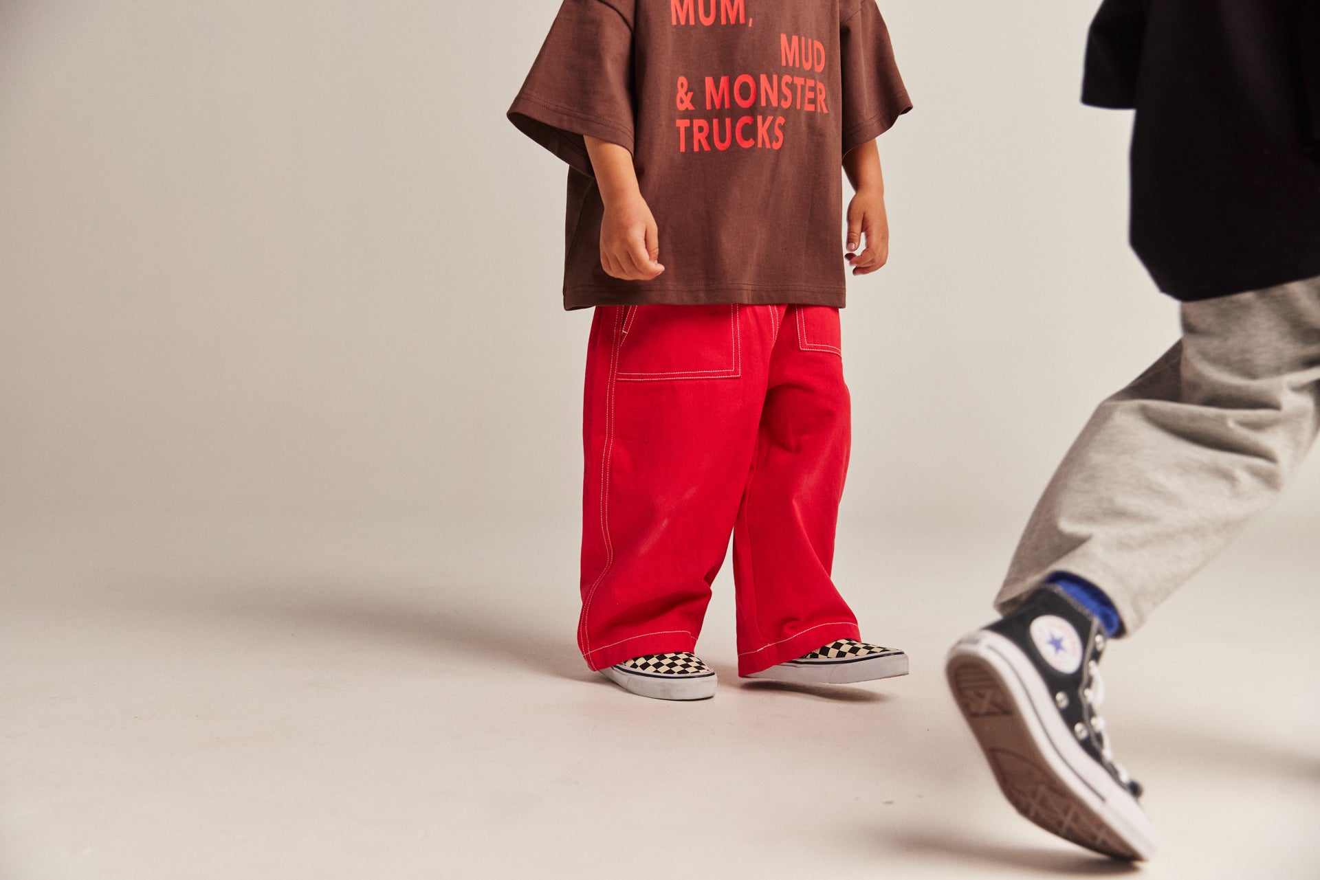 MMM TEE in BROWN/RED