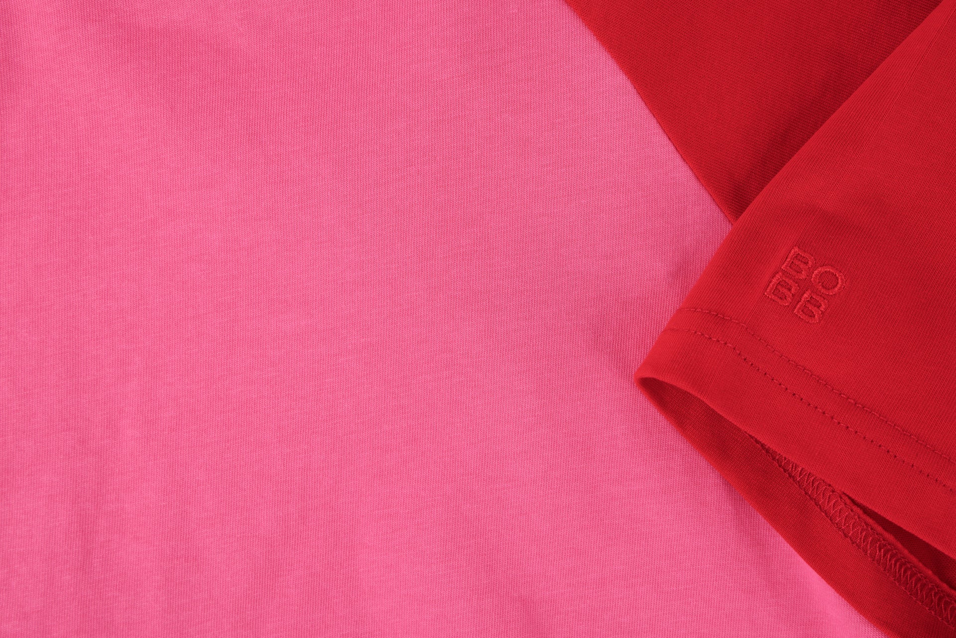 RAGLAN CROP in RED/PINK