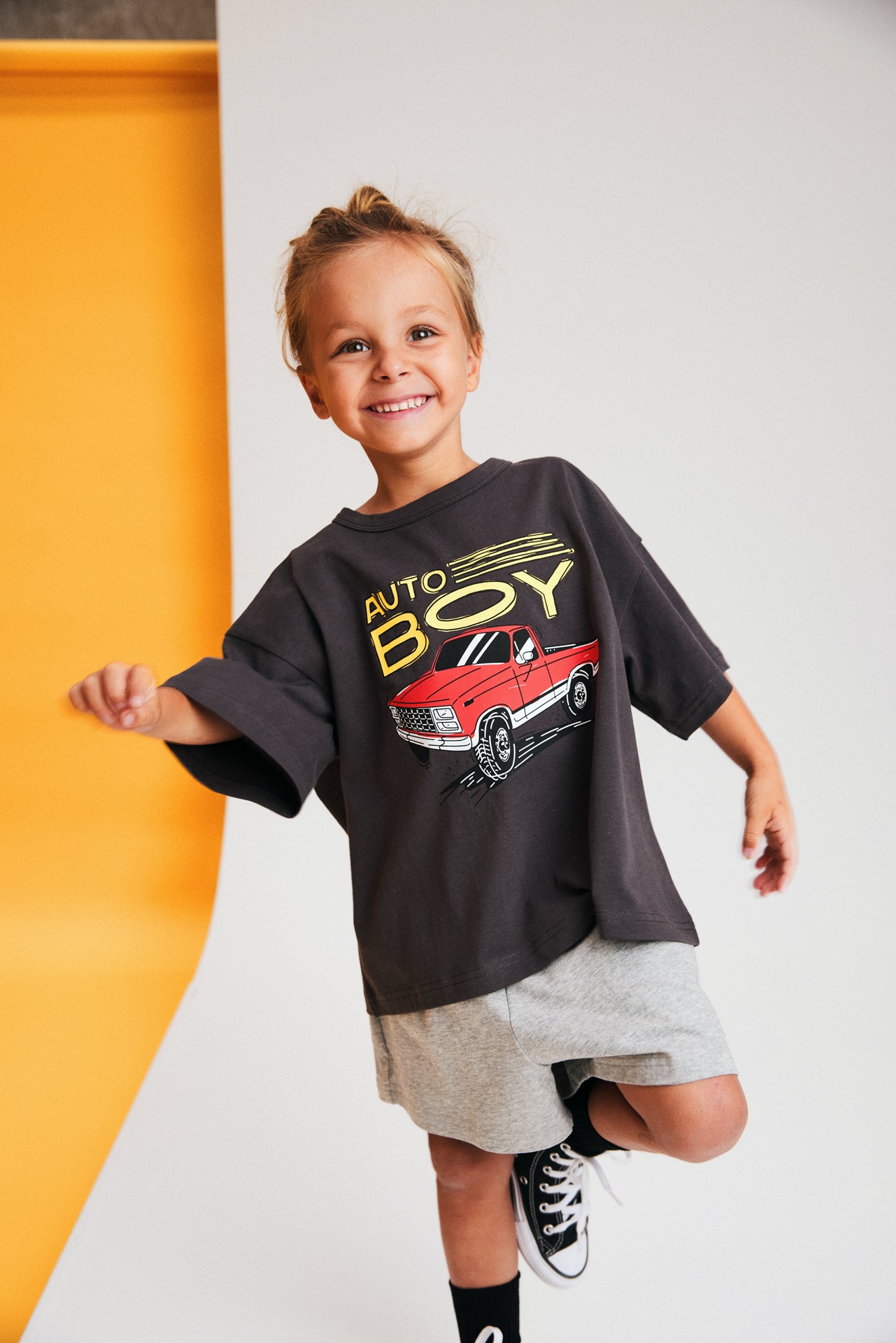 AUTO BOY TEE in WASHED BLACK