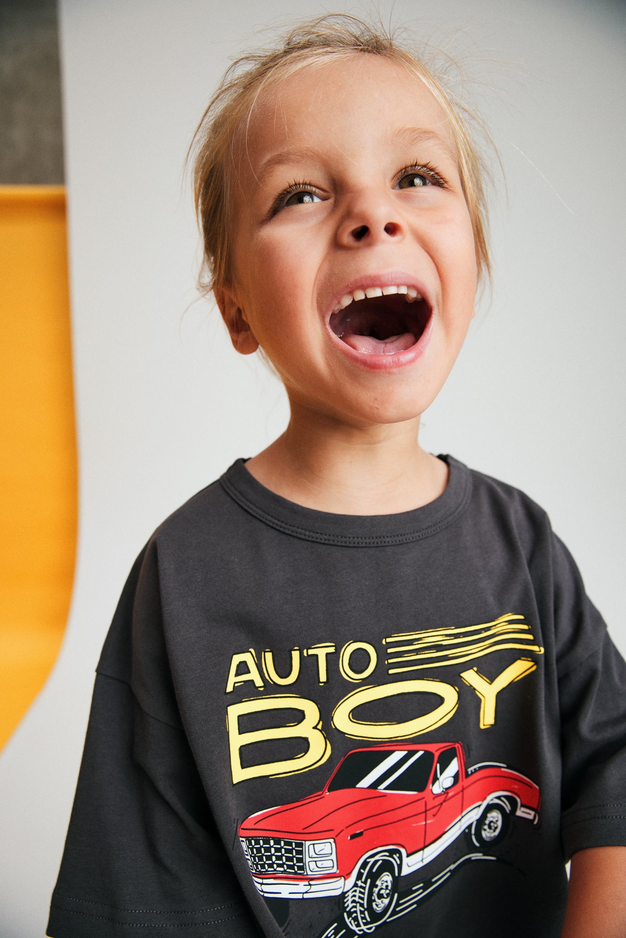 AUTO BOY TEE in WASHED BLACK