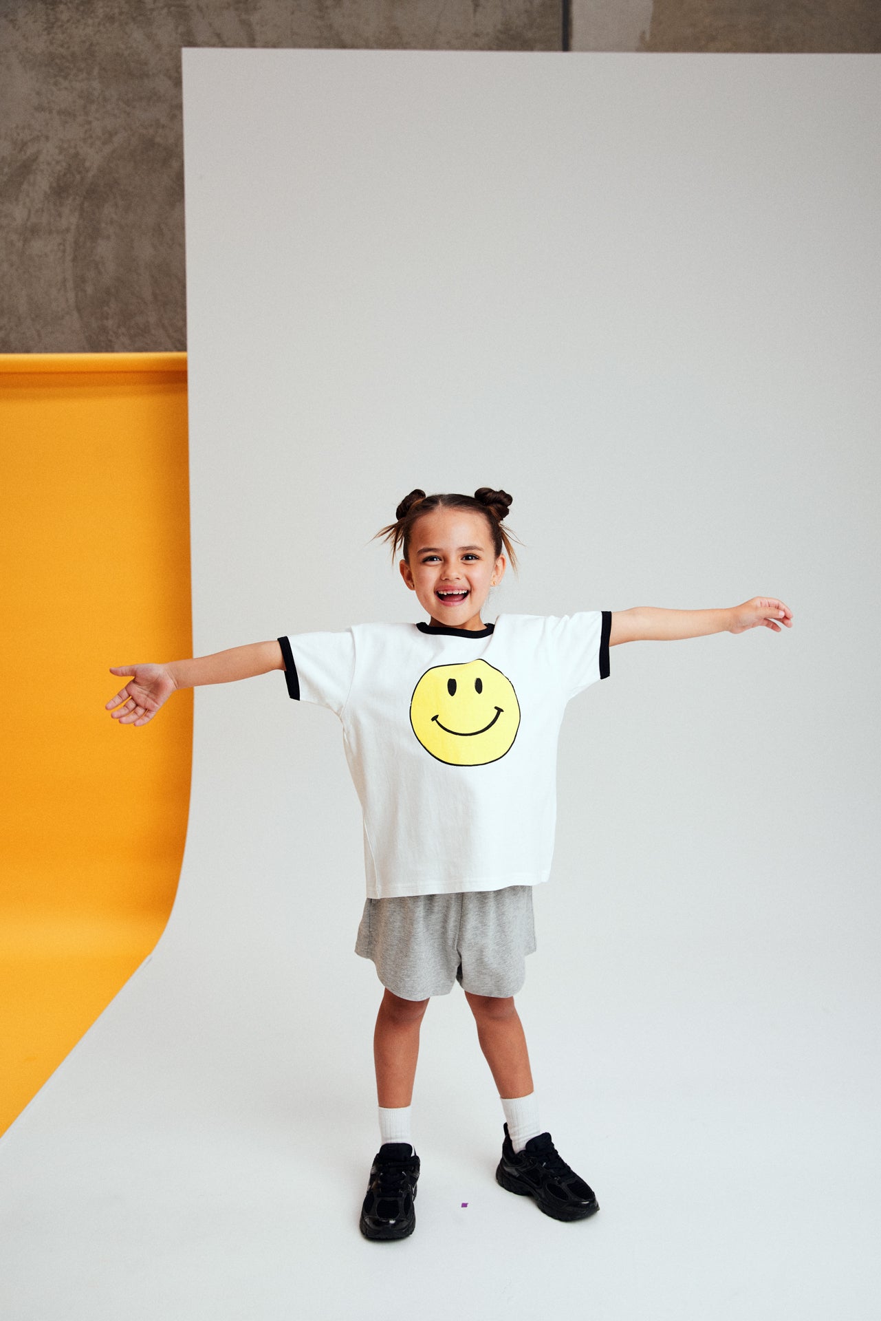 SMILEY TEE in WHITE