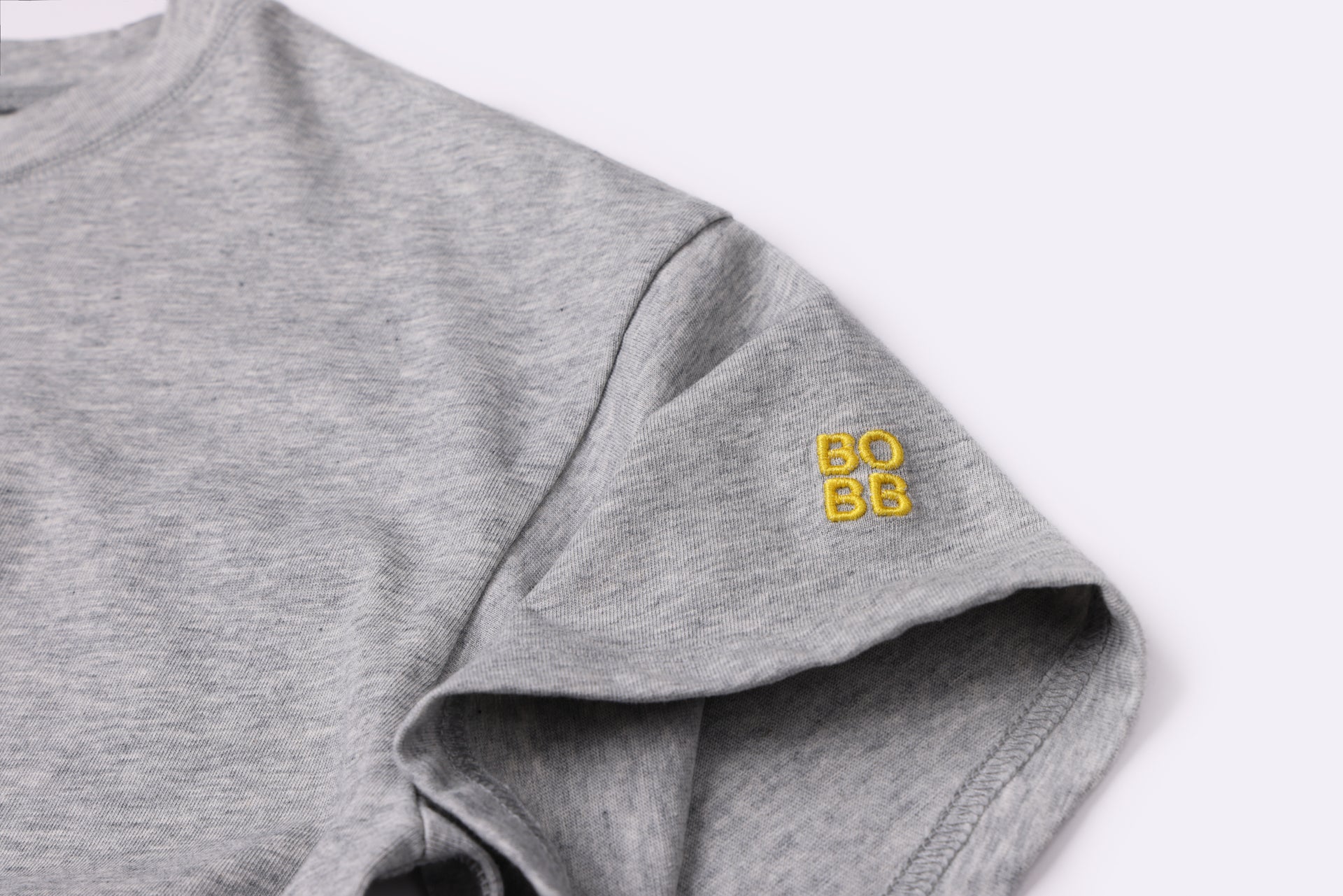 BASE TEE in STONE GREY
