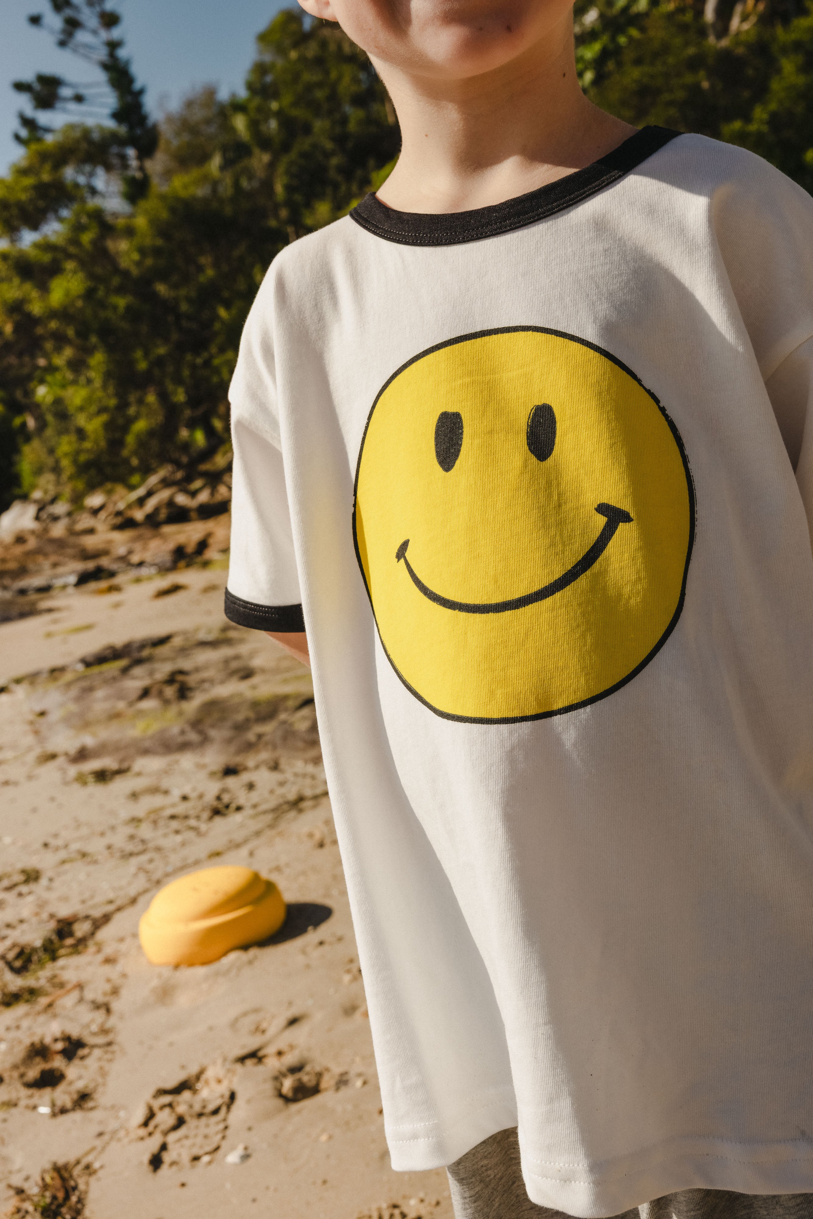 SMILEY TEE in WHITE